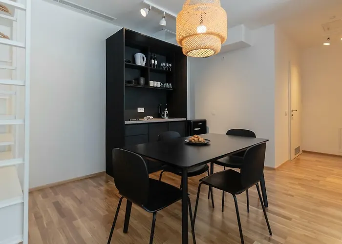 Pearl בית הארחה 3*